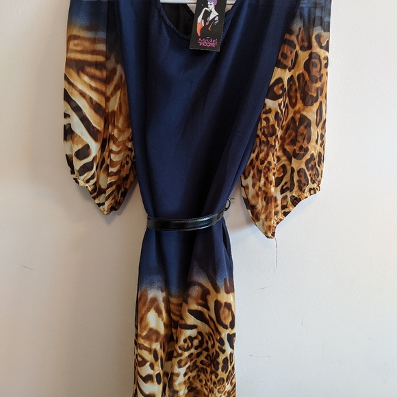 SALE 🎉 Model France Leopard Print Dress - Picture 2 of 5